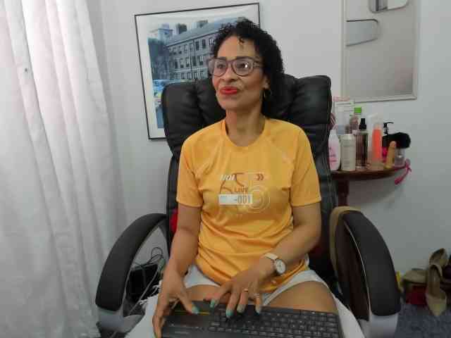 Aries-Mature webcam