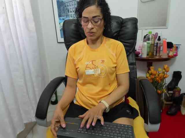Aries-Mature webcam