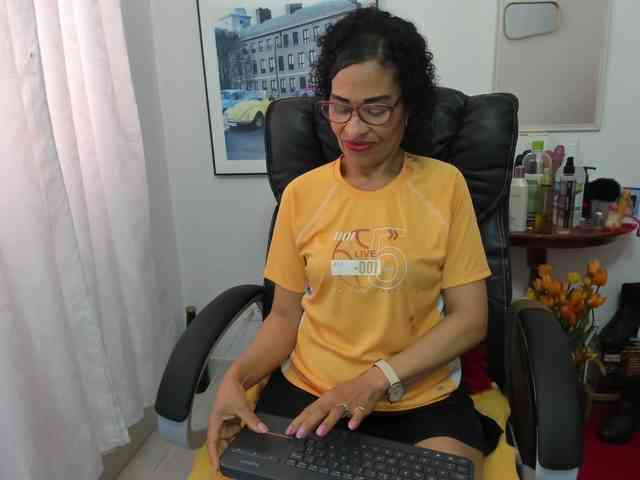 Aries-Mature Live Webcam on BongaCams