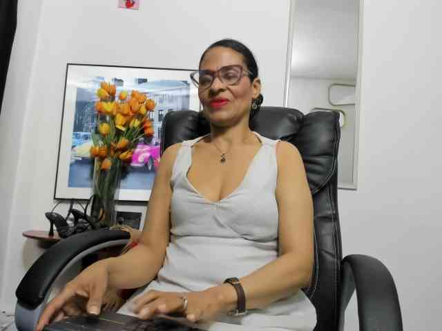 Aries-Mature webcam
