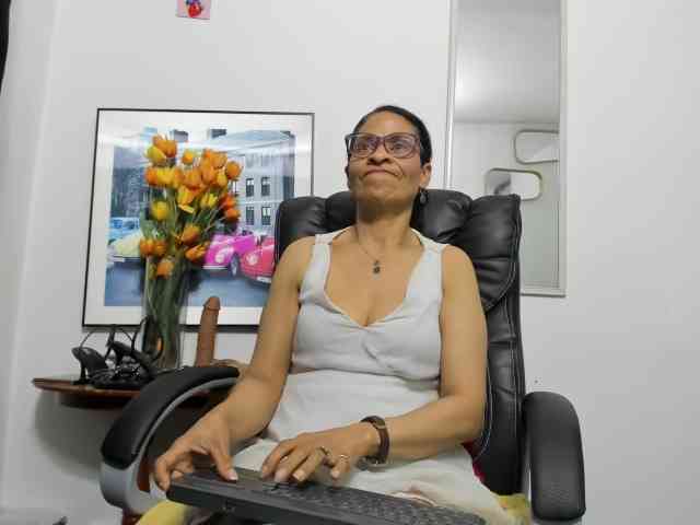 Aries-Mature webcam