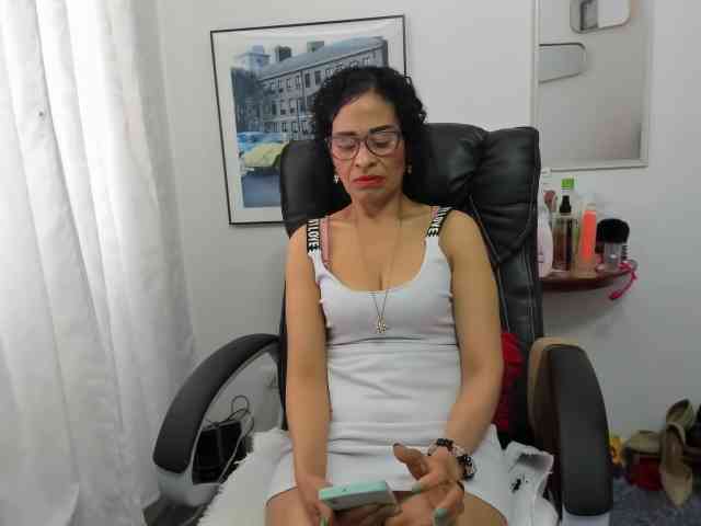 Aries-Mature webcam