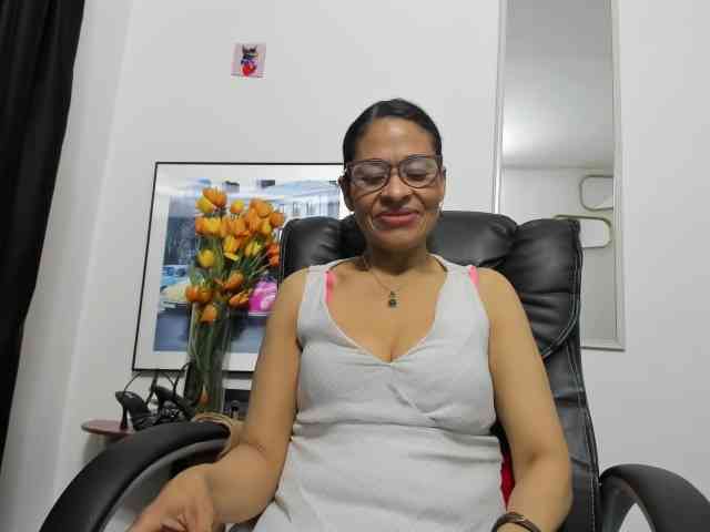Aries-Mature webcam