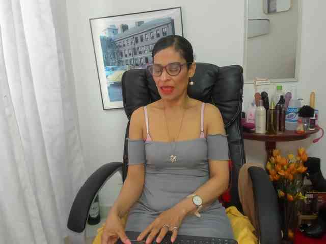 Aries-Mature webcam