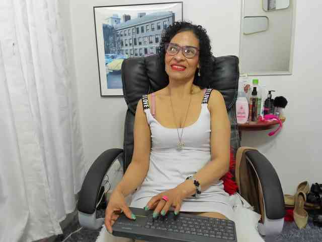 Aries-Mature webcam