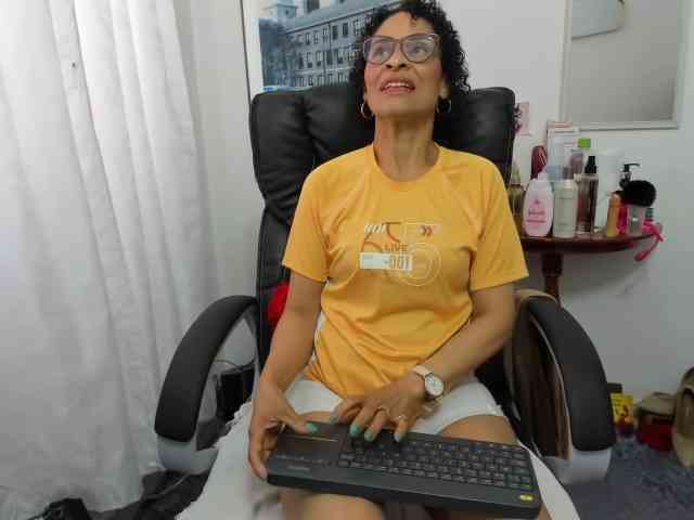 Aries-Mature webcam