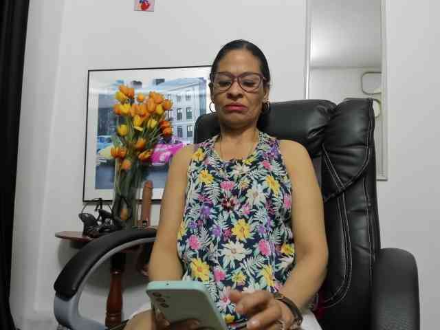 Aries-Mature webcam