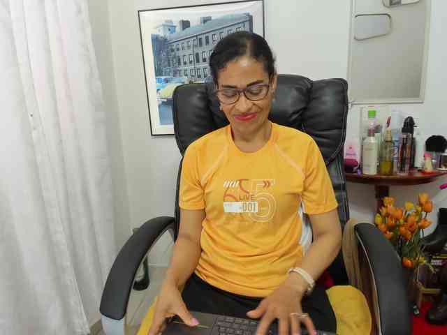 Aries-Mature webcam
