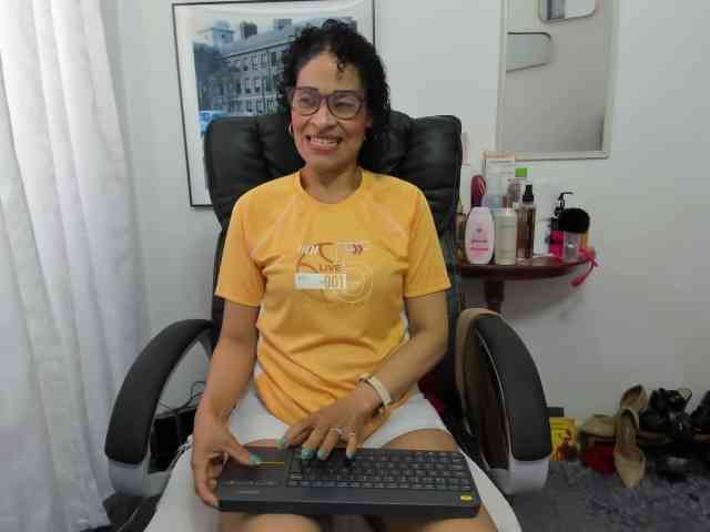 Aries-Mature webcam