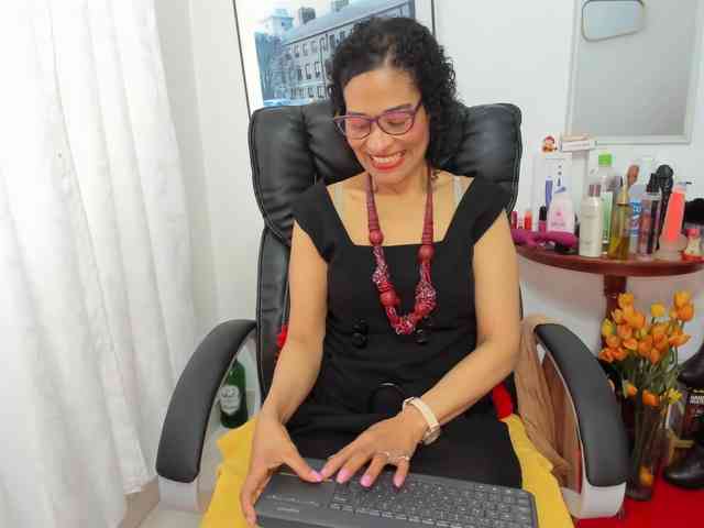 Aries-Mature webcam