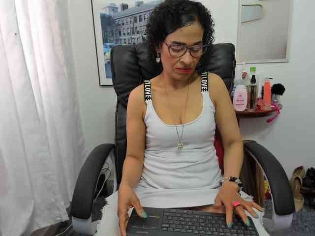 Aries-Mature webcam