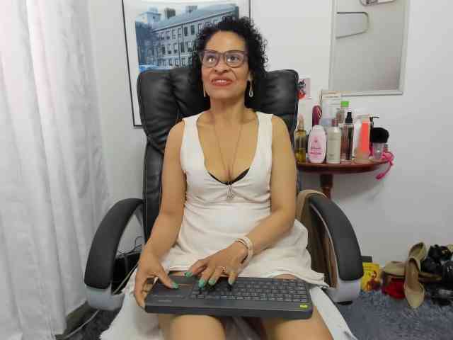 Aries-Mature webcam