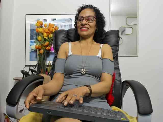 Aries-Mature webcam