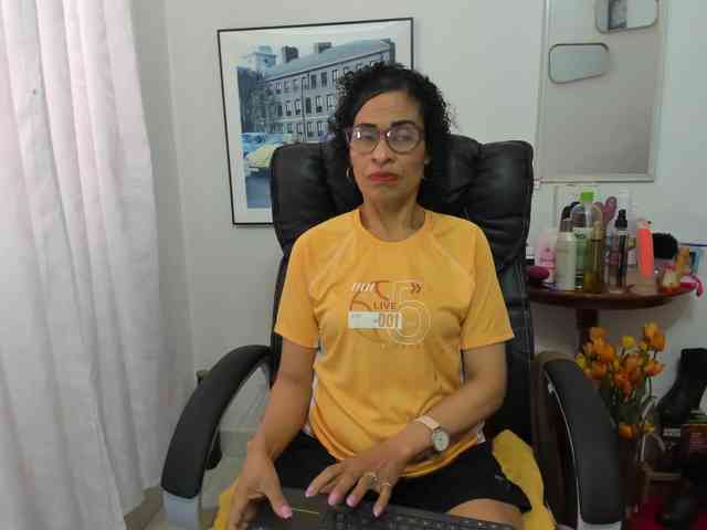 Aries-Mature webcam