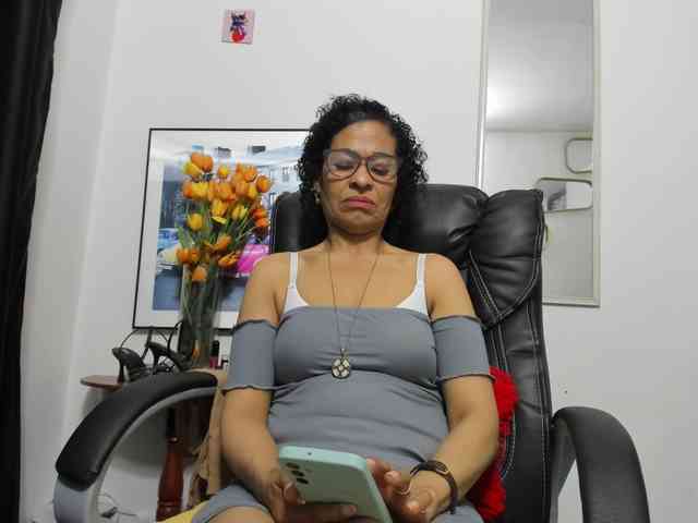 Aries-Mature webcam