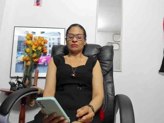 Aries-Mature webcam