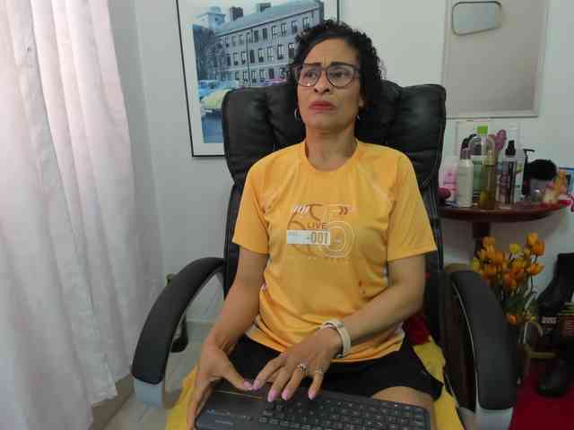 Aries-Mature webcam