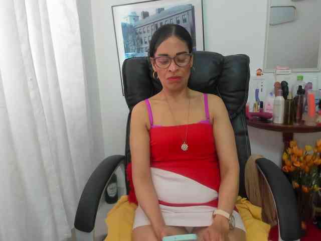 Aries-Mature webcam