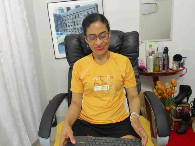 Aries-Mature webcam