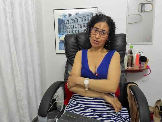 Aries-Mature webcam