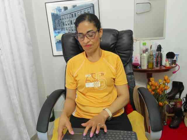 Aries-Mature webcam