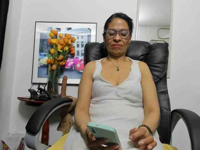 Aries-Mature webcam