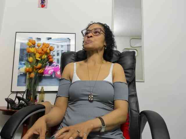 Aries-Mature webcam