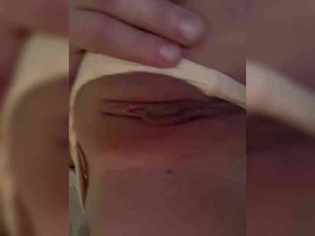 Annieisonfire webcam