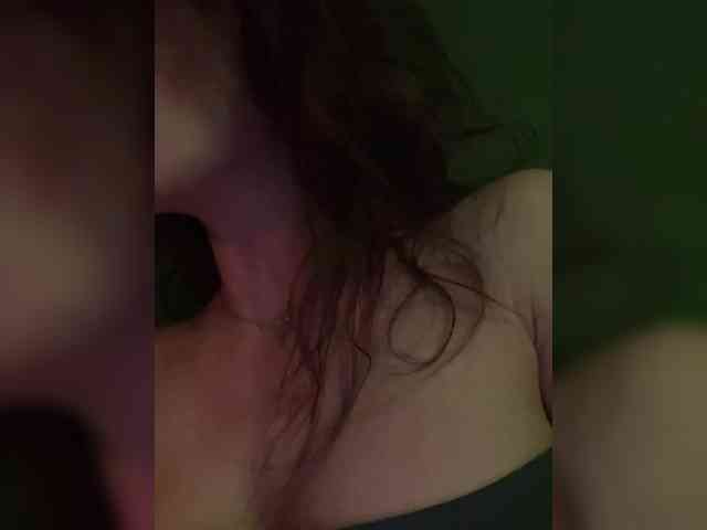 Annieisonfire webcam