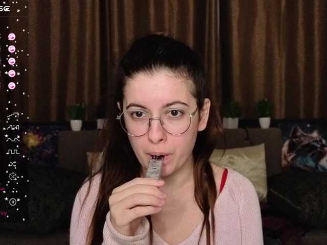 AminaBeatris13's BongaCams show and profile