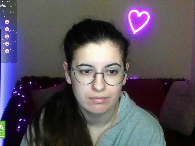 AminaBeatris13 webcam