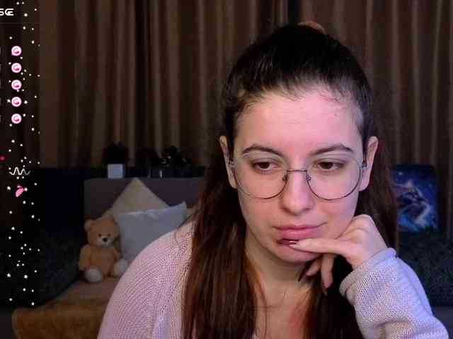 AminaBeatris13 webcam