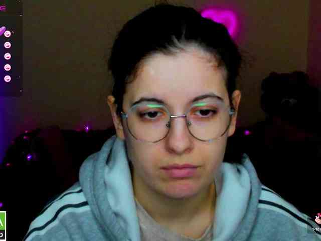 AminaBeatris13 webcam