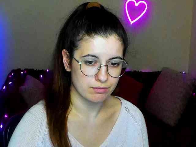 AminaBeatris13 webcam