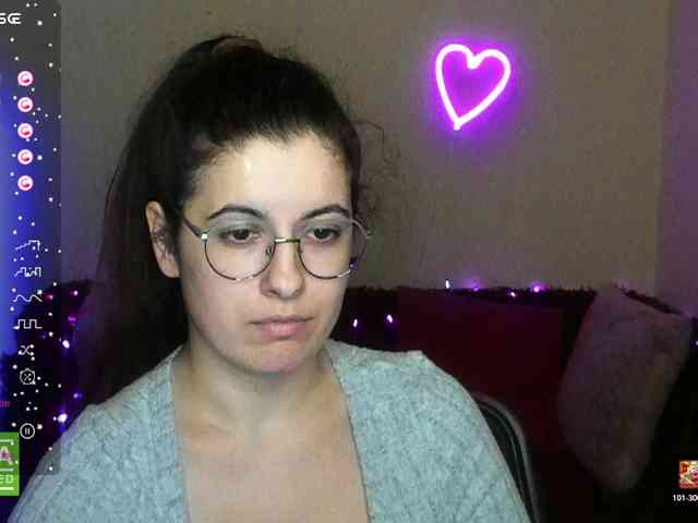 AminaBeatris13 webcam