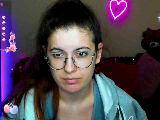 AminaBeatris13 webcam