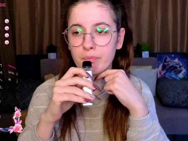 AminaBeatris13 webcam