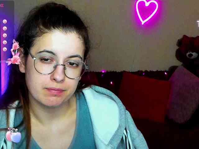 AminaBeatris13 webcam