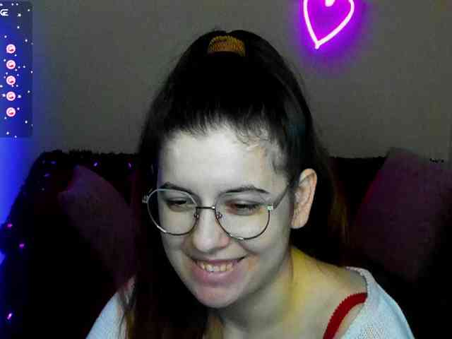 AminaBeatris13 webcam