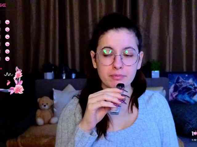 AminaBeatris13 webcam