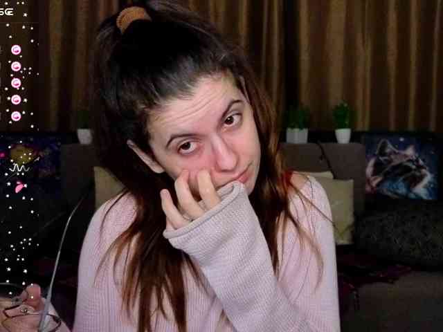 AminaBeatris13 webcam