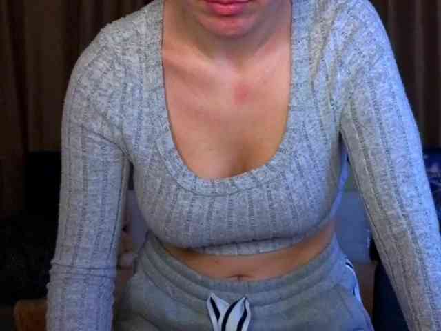 AminaBeatris13 webcam