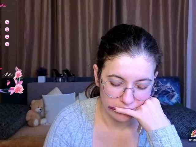 AminaBeatris13 webcam