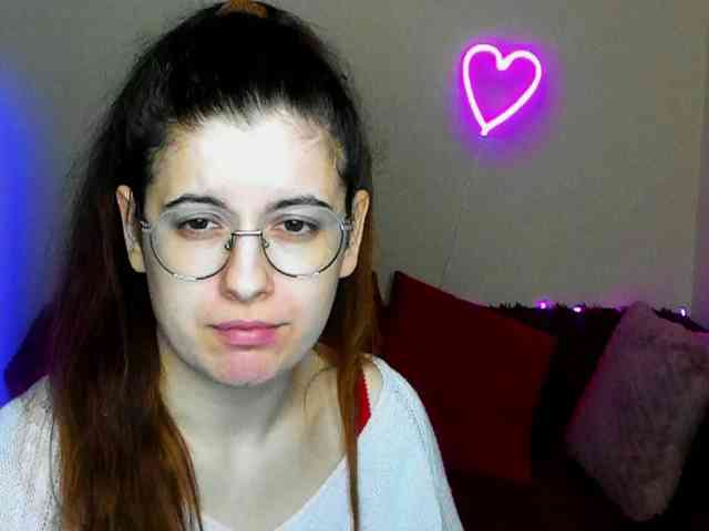 AminaBeatris13 webcam