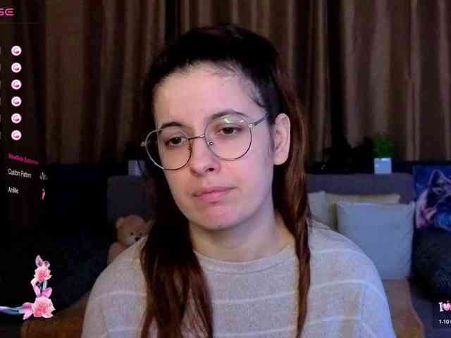 AminaBeatris13 webcam