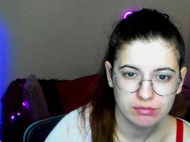 AminaBeatris13 webcam