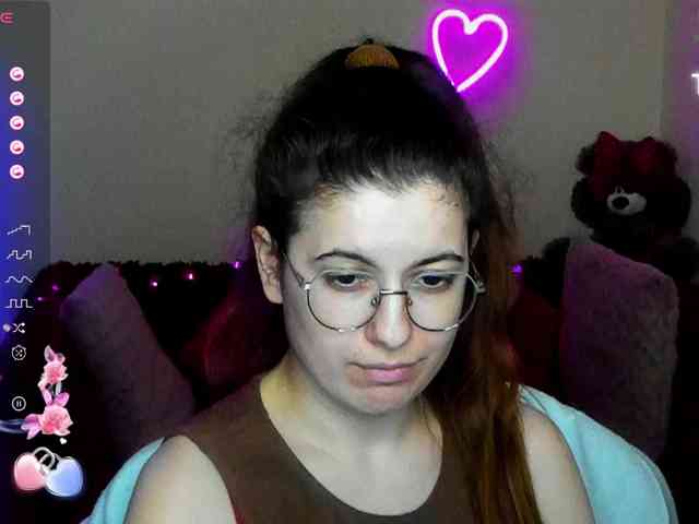 AminaBeatris13 webcam