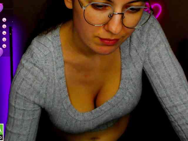 AminaBeatris13 webcam