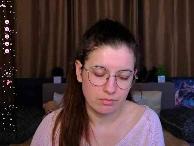 AminaBeatris13 webcam