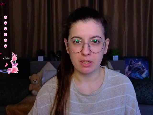 AminaBeatris13 webcam